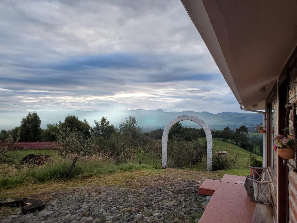 Balcon Al Cotopaxi Hosteria Sangolqui Exterior photo